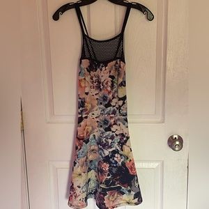 Fun, flirty sundress! Size small